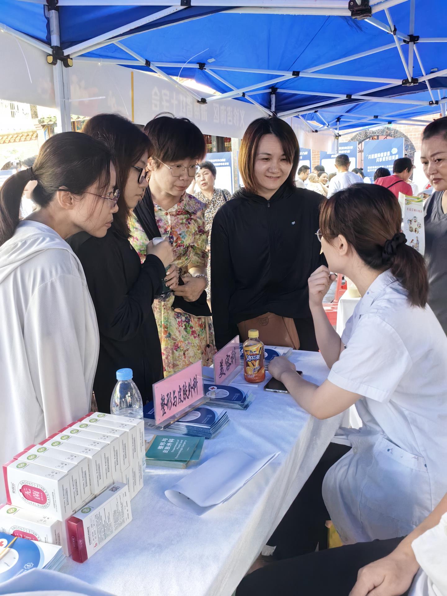 海南省第五人民医院组织参与健康海南行动暨人均预期寿命提升行动宣传月活动
